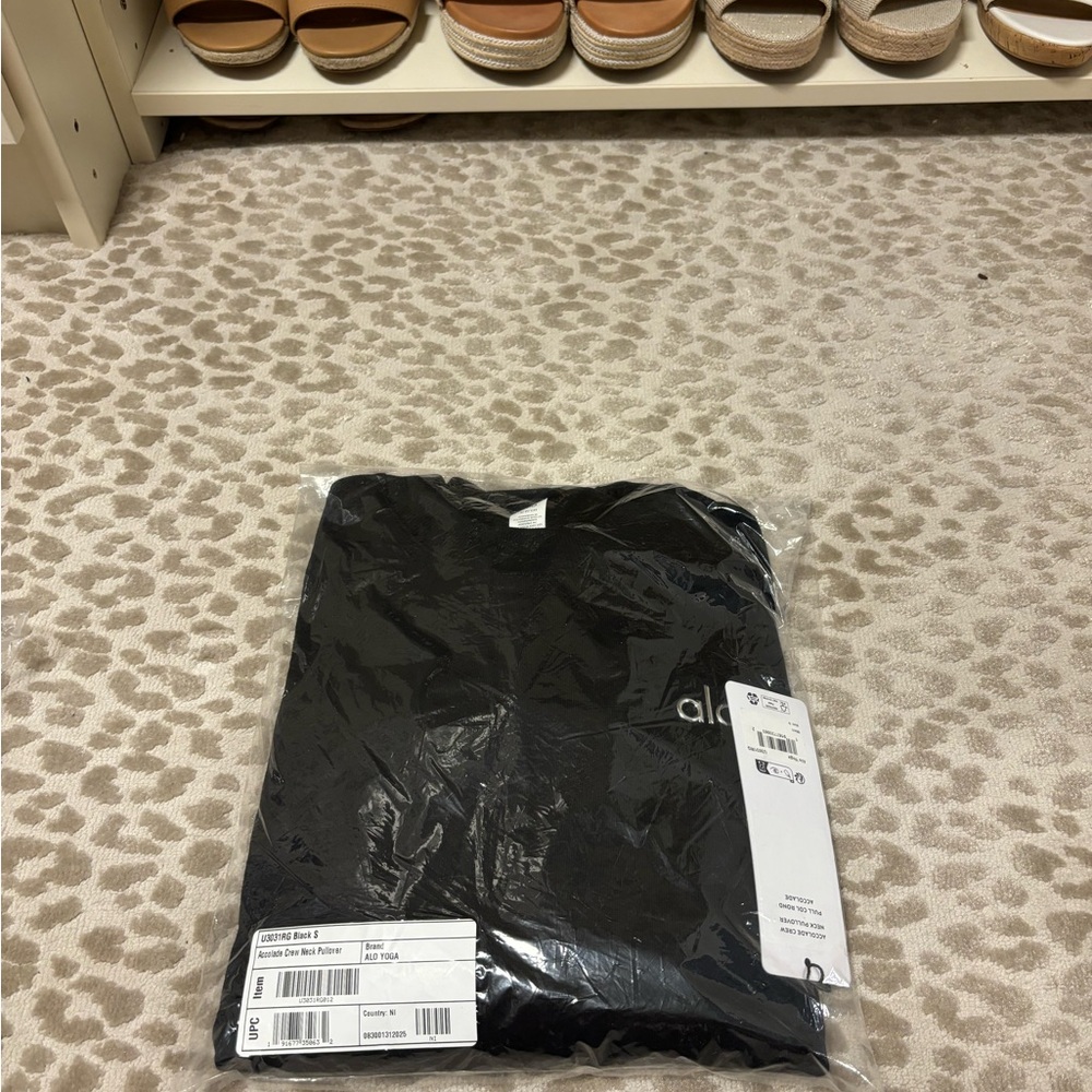 Alo Accolade Crew Neck Pullover NWT
